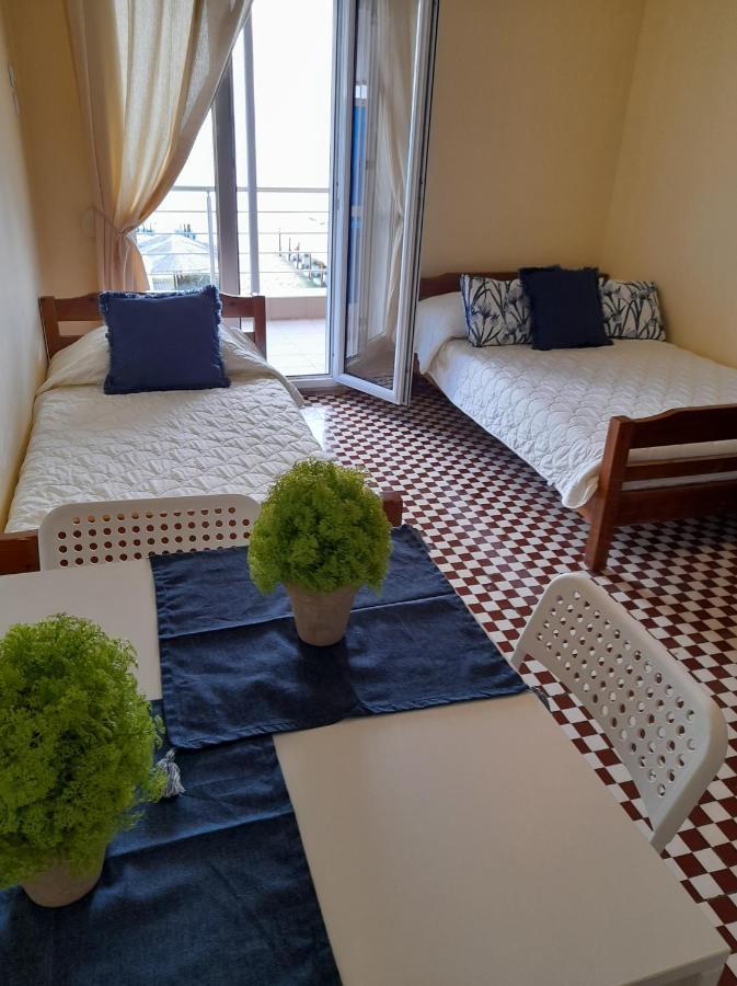 Isalos Apartments Studios Neoi Epivatai Exteriör bild